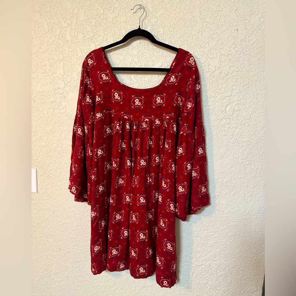 Natural Life dress with long flare sleeves and boho fit